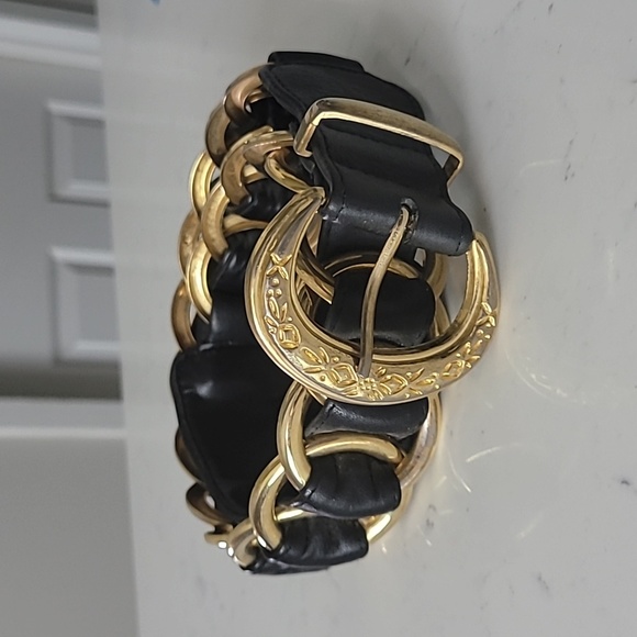 Vintage gold metal black faux leather belt Size Small - Picture 1 of 10